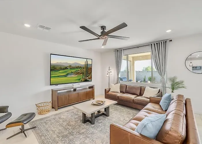 Desert Oasis Holiday home Surprise