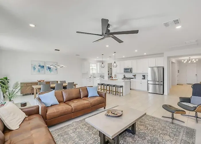 Desert Oasis Holiday home Surprise